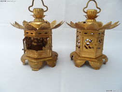 古韻流光 一對精美黃銅滿工刻花宮燈賞析